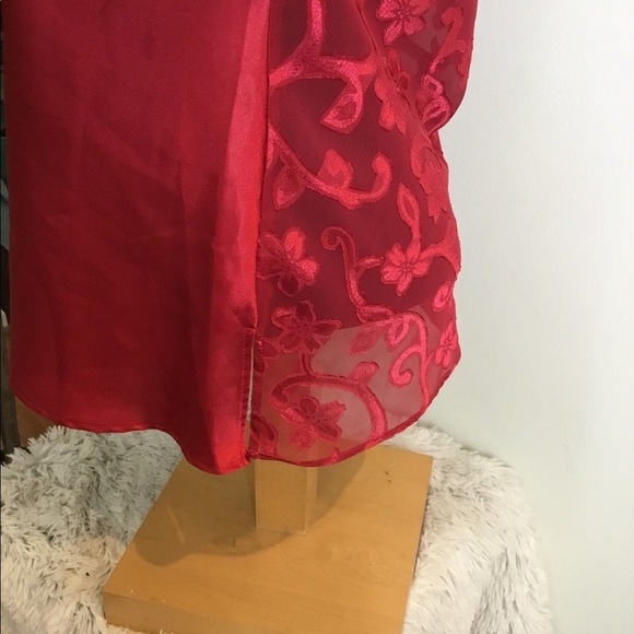 NINE and Co red satin look tank size med - Picture 7 of 16